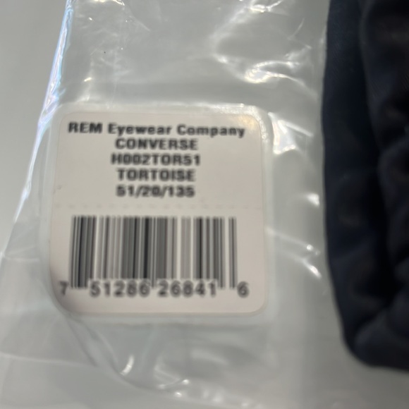 Unisex converse shades/glasses - Picture 4 of 4